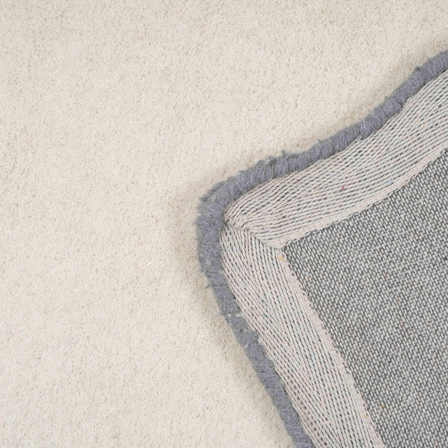 Tarba Rectangular Floor Rug - Grey / 5' x 7' - Image 6