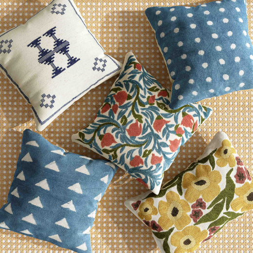 Pillows & Throws