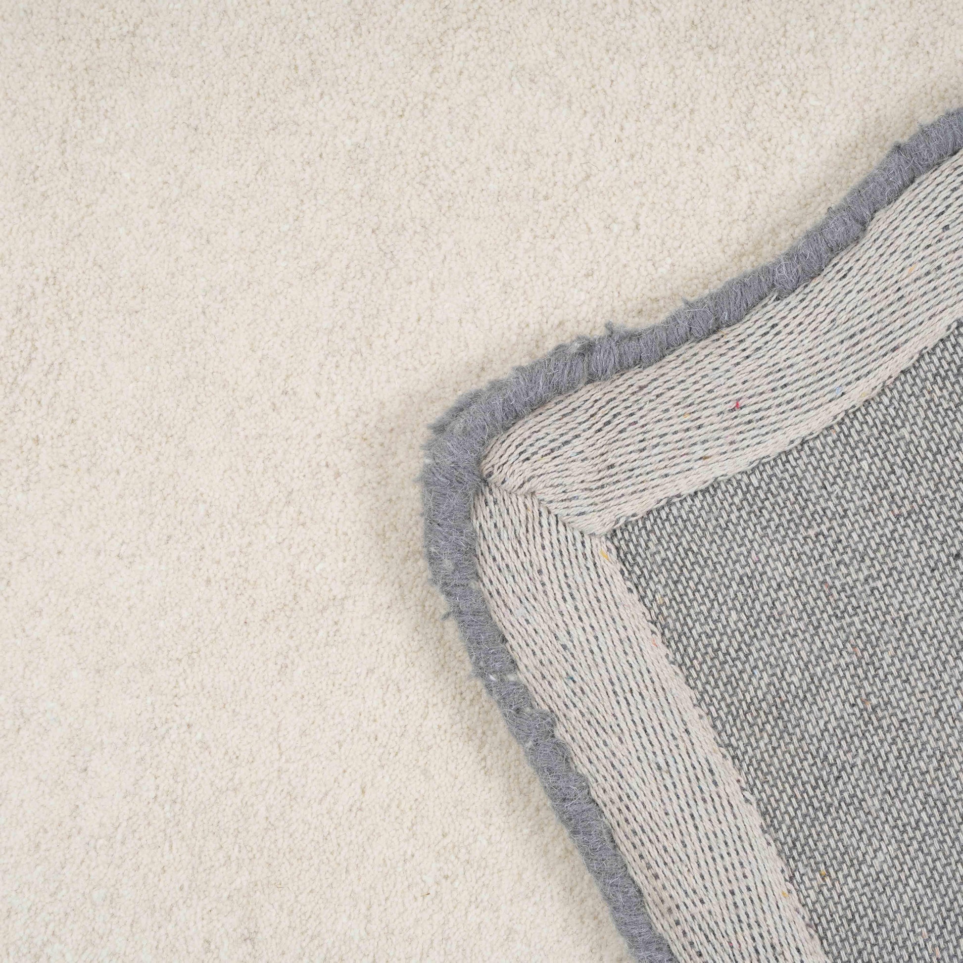 Tarba Rectangular Floor Rug - Grey / 5' x 7' - Image 6